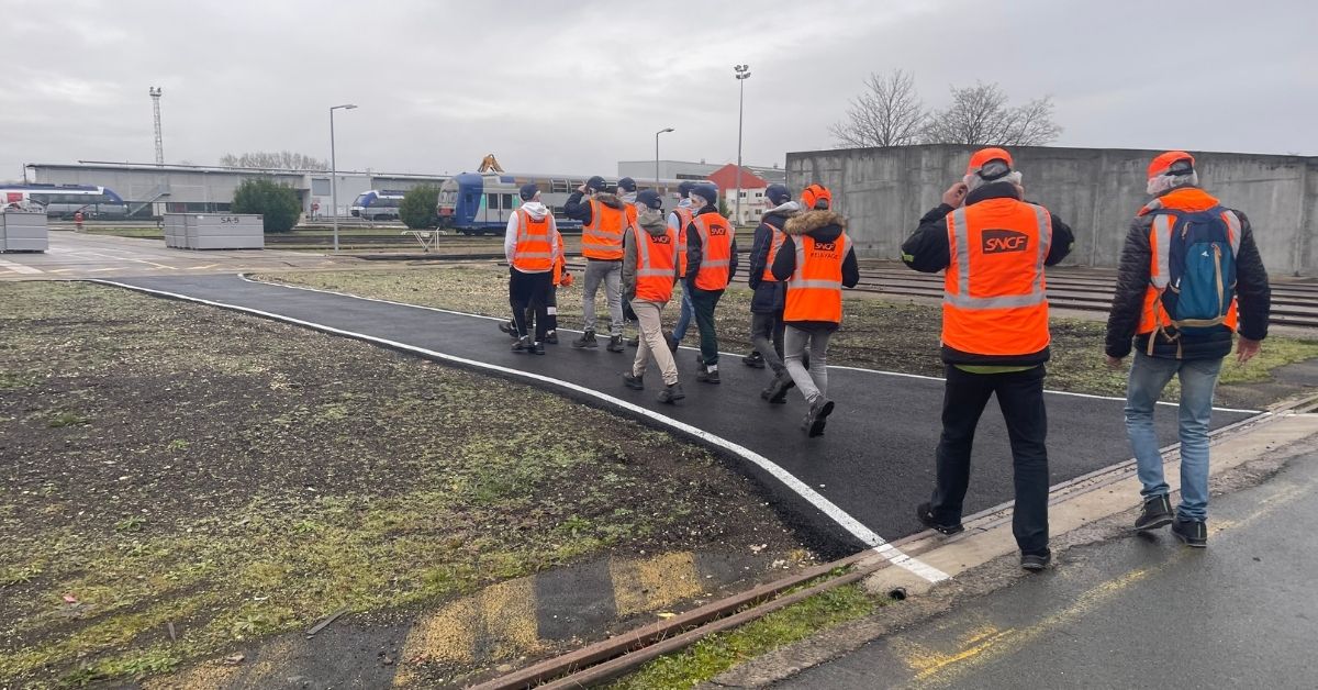 Des élèves du Lycée Bernard Palissy découvrent les métiers du ferroviaire