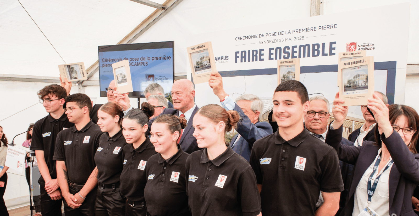 Pose de la première pierre